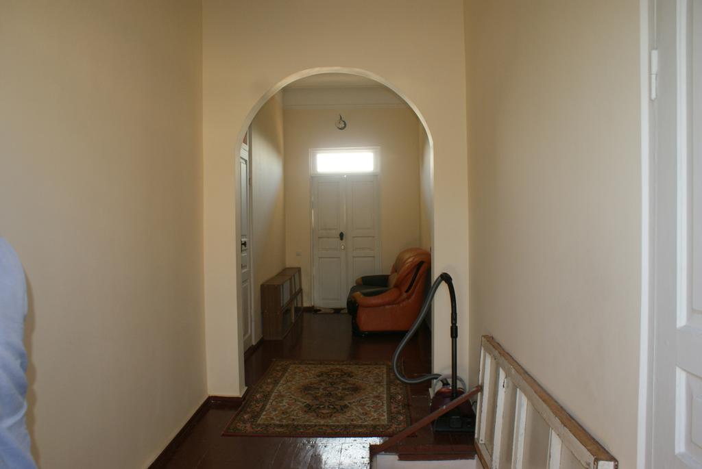 Merabi And Neli Guest House Makhinjauri Quarto foto